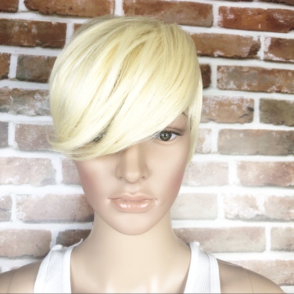 Synthetic Short Trendy Blonde Women’s Wig - Picture 3 of 8
